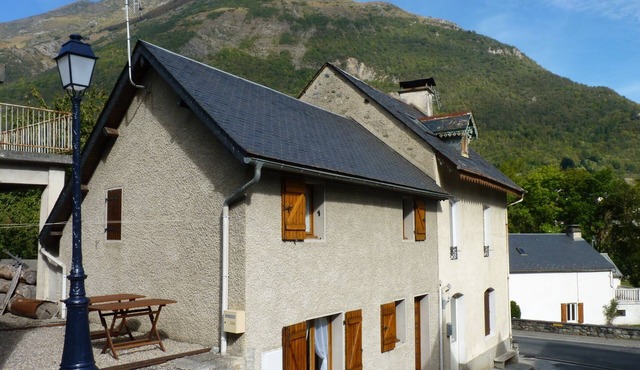 Charming house ideally located in the heart of a mountain village.