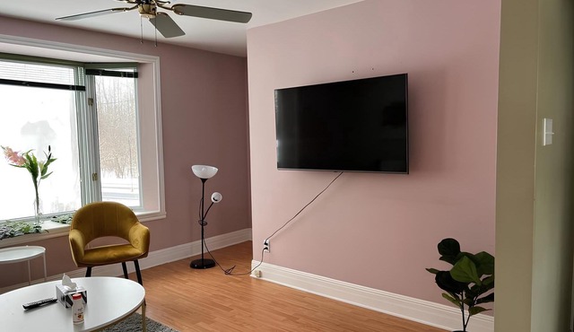 Charming house in a quiet area of Brossard, fully equipped and fully furnished