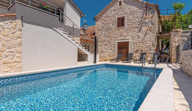 Charming house in a quiet area, very close to the Krka National Park.