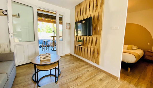 Charming house in a serene setting. Along the Flow vélo!