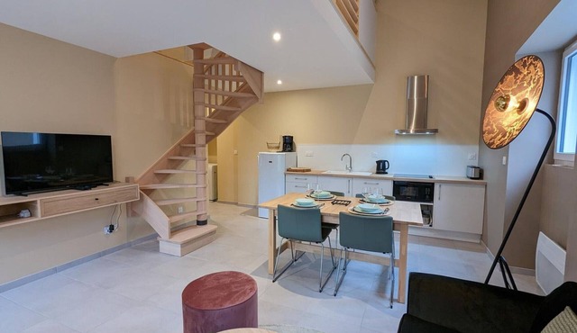 Charming House in Angoulême: Private Courtyard, Modern Amenities, Pet-Friendly, Close to Attractions