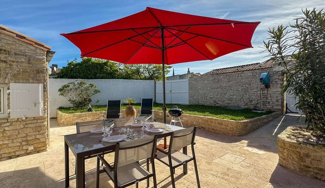 Charming house in Ars en Ré with garden