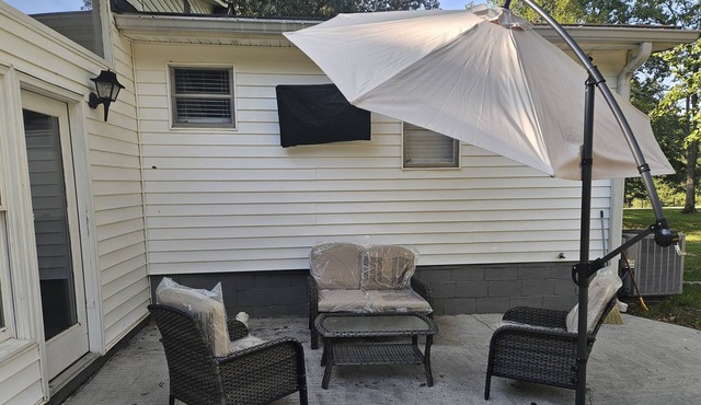 Charming house in delightful Stockbridge with AC, very cozy and event friendly