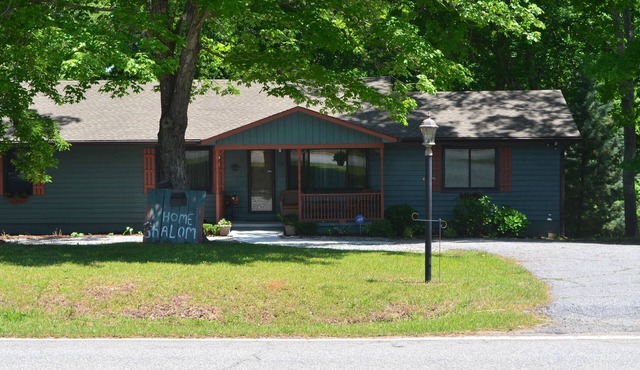 Charming House in Downtown Landrum