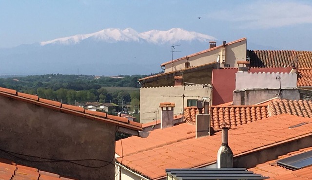 Charming house in Elne historic centre with views