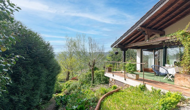 Charming house in Udías with 3,500 m² garden, barbecue and valley views