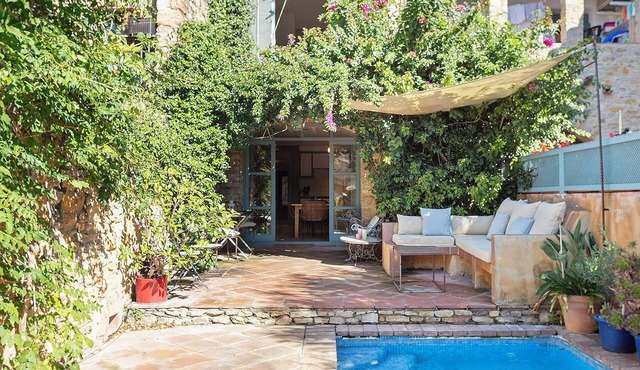 Charming house in Peratallada