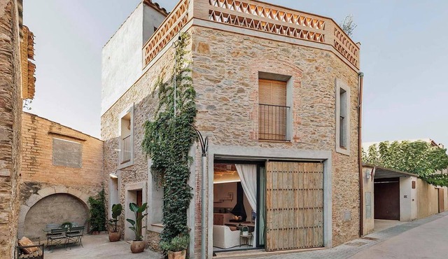Charming House in Gualta near Montgrí Castle