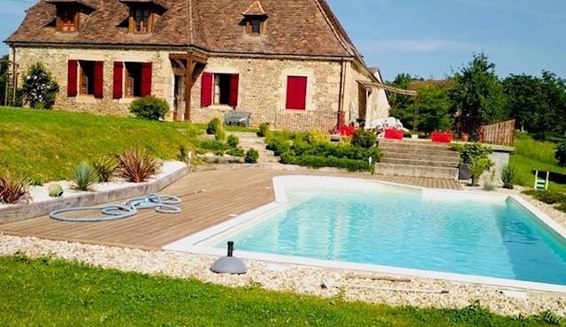 Charming house in Hautefort with private pool, pets allowed
