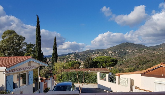 Charming house in Lavandou-swimming pool at Domaine des Maurels
