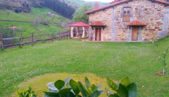 Charming House in La Cavada with Jacuzzi