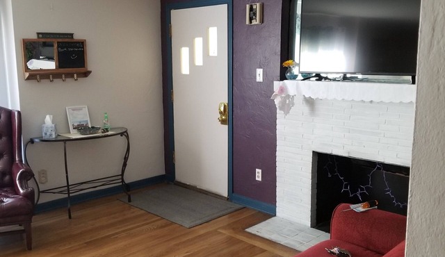 Charming house in quiet SW Reno neighborhood