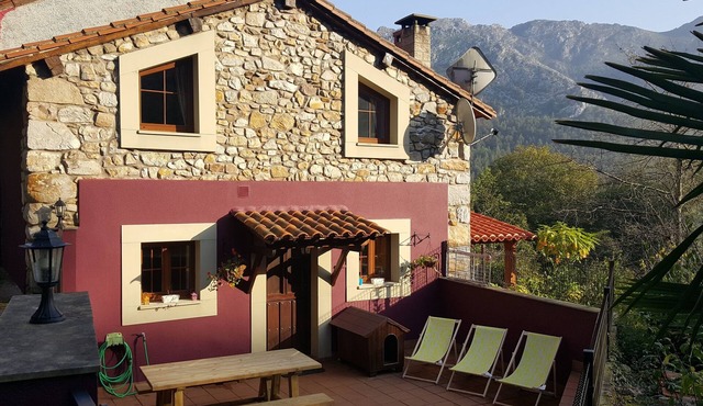 Charming House in Ribadesella. Sea and mountain 2 to 5 people