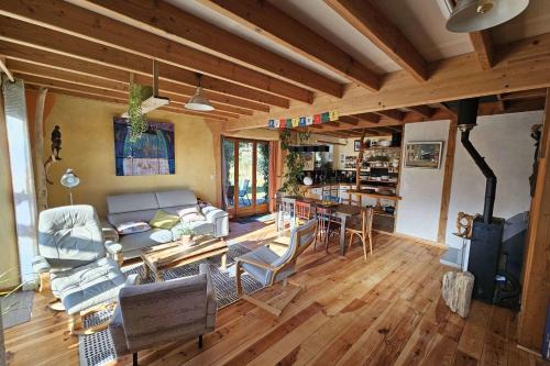 Charming house in Sarzeau with flower garden