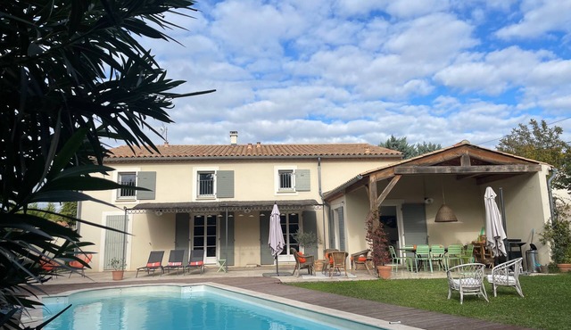 Charming house in the heart of the village of Fontvieille in Provence