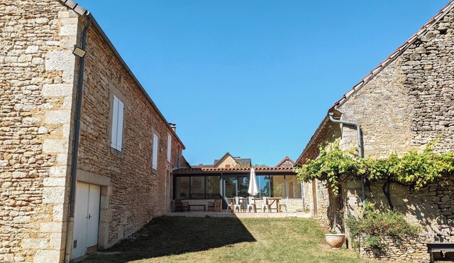 Charming house in the heart of Périgord Noir with swimming pool