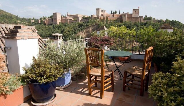CHARMING HOUSE IN THE ARABE ALBAICIN NEIGHBORHOOD (MAGNIFICENT VIEWS TO THE ALHAMBRA)