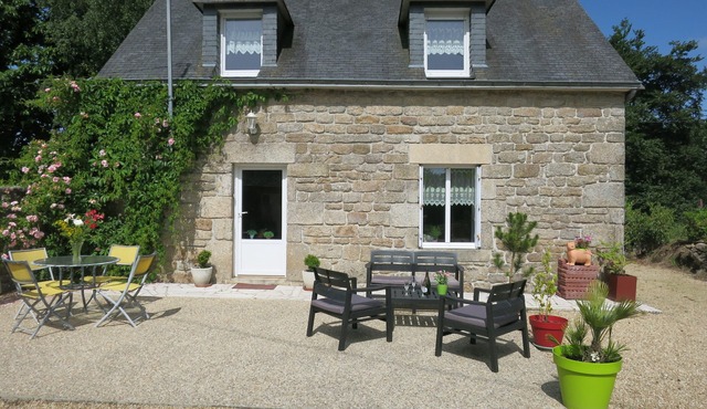 CHARMING HOUSE IN THE COUNTRY