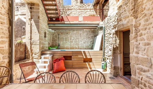 Charming house in the castle of Aubais (17ème century)