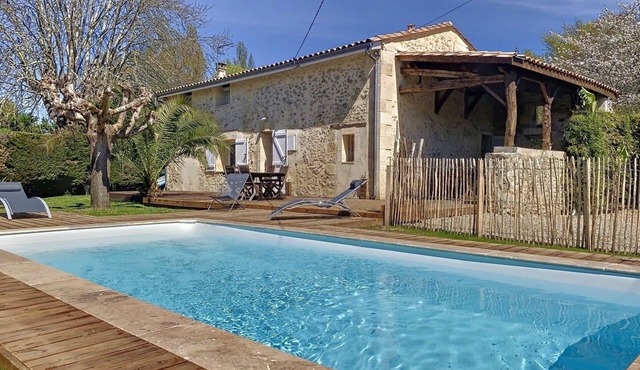 Charming house in the countryside with swimming pool