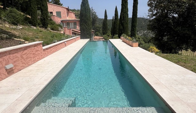 Charming house in the Dentelles de Montmirail. Ideal for recharging your batteries!