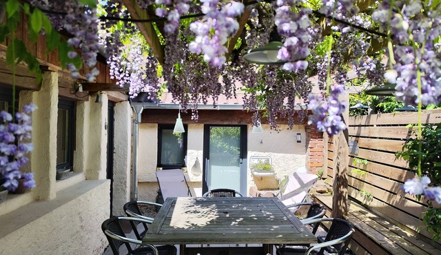 CHARMING HOUSE IN THE COUNTRY