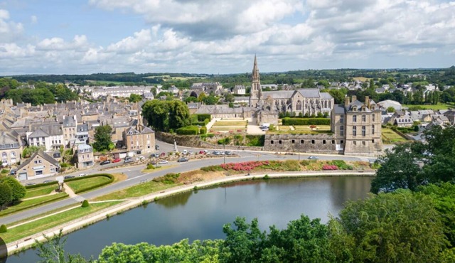 Charming house in the heart of a town full of character