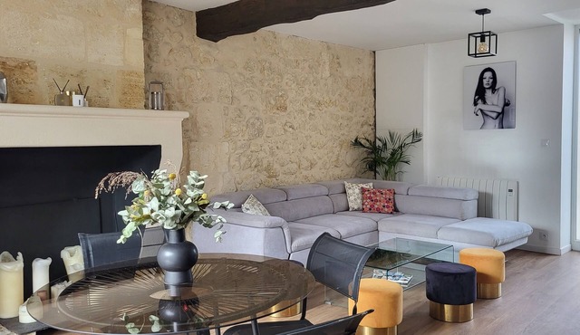 Charming house in the heart of the bastide town of Créon