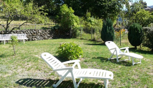 Charming House in Thiézac: Mountain Views, Near Super-Lioran, 3BR, Garden, Fireplace, WiFi