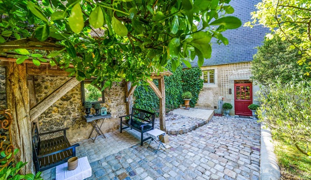 Charming house in Touraine with garden 4 rooms near Tours and Langeais