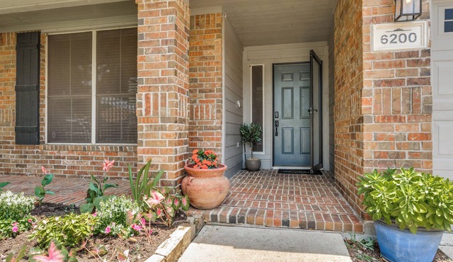 Charming house in wonderful Flower Mound with AC
