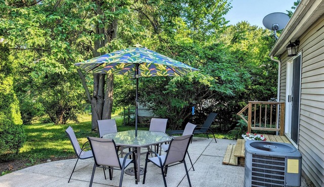 Charming house - minutes from downtown, walking distance to Ingersoll!