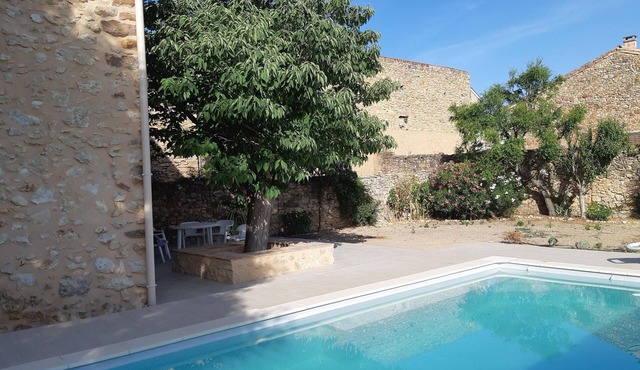 CHARMING HOUSE NEAR BEZIERS 5 BEDROOMS WITH GARDEN AND SWIMMING POOL