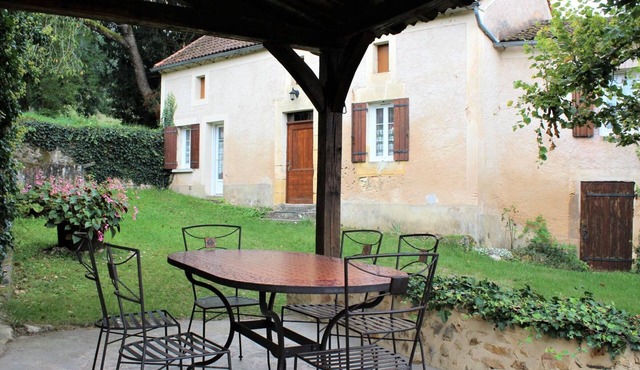 Charming house near Belvès with fireplace, terrace, pets allowed
