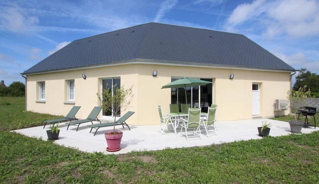 Charming house near the beach with garden and terrace