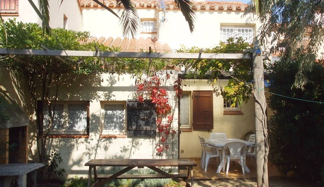 Charming house on a peninsula close to the marine lake