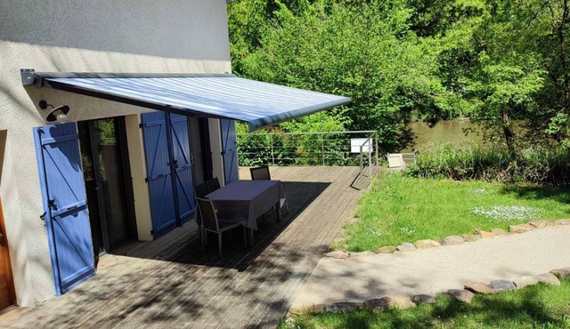 Charming house on the edge of L’Aveyron for nature lovers.