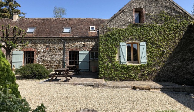 Charming House, Picturesque Village Easy Reach Of Paris, Fontainebleau, Chablis