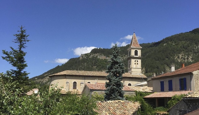 Charming house recently renovated for 15 persons.