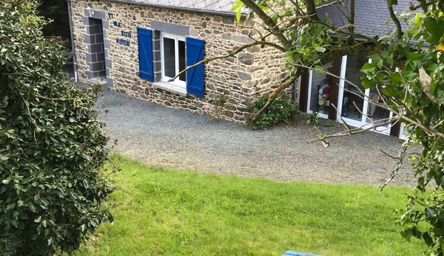 Charming house set in grounds and forest, guaranteed peace and quiet.