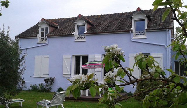 Charming house, surrounded by a garden in the small coastal village of Champeaux