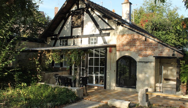 Charming House with Terrace & Garden, Near La Roche-Posay Town Center