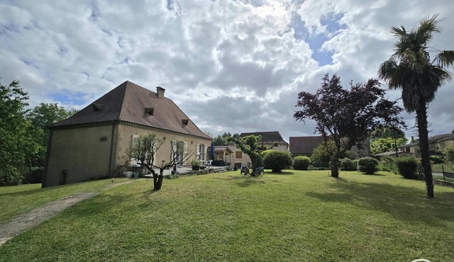 Charming house with garden, pets allowed