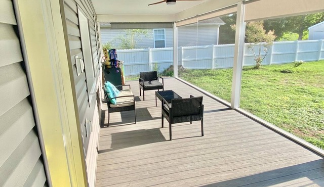 Charming house W/Golf Cart, Fenced backyard & Fire Pit in Colonial Beach
