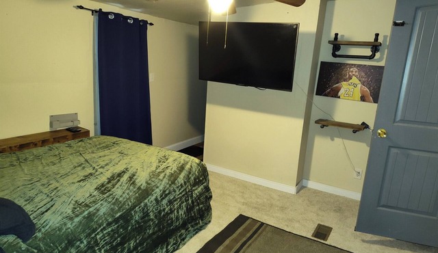 Charming house w/WiFi and AC in tranquil Wilson,walking distance to brewmasters