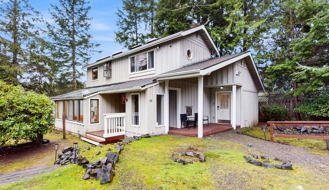 Charming house w/wifi, fireplace, lake access & dog-friendly