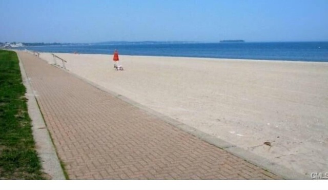 Charming house waterviews 2 houses to clean deep sandy Private beachCall for2024