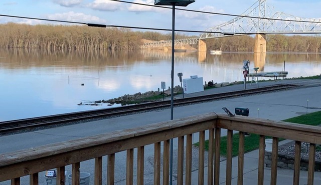 Charming House with Amazing Views! Next to Marina and Tiki Bar