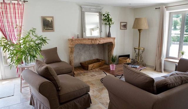 CHARMING HOUSE WITH COURTYARD GARDEN BEAUTIFULLY RESTORED bucolic Village *