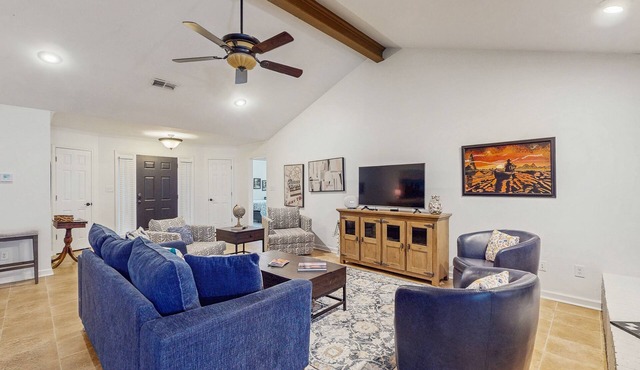 Charming House with Cozy Fireplace, Patio, and Washer & Dryer